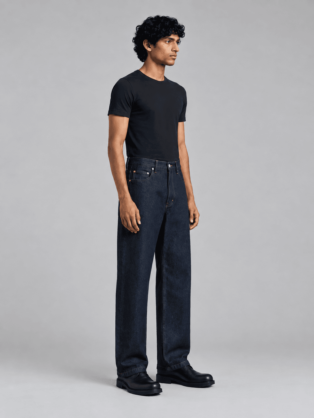Rivet Loose Straight — Side view