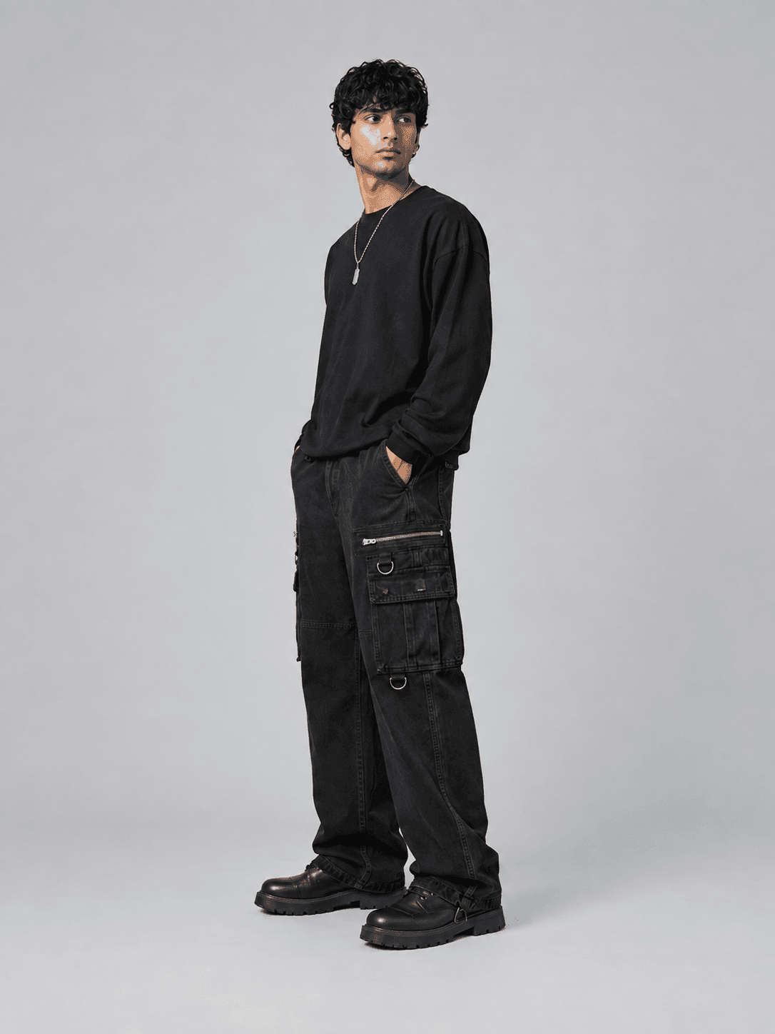 Rivet Tactical Cargo — Side view